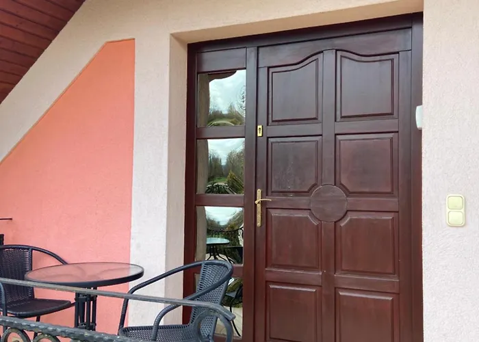 Apartment Roman Villa דירה *