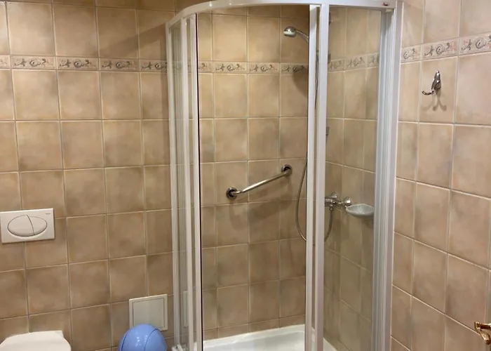 Apartment Roman Villa דירה *